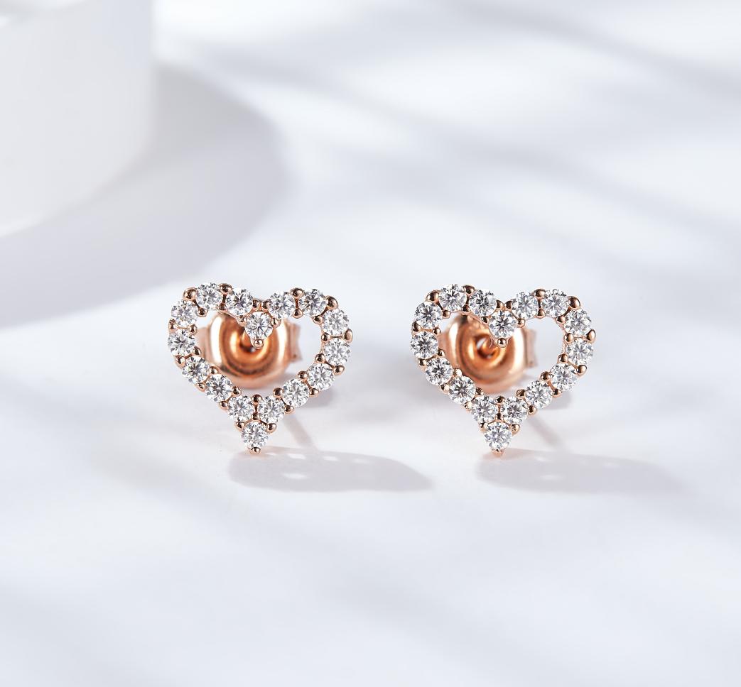 A113 S925 Silver Mosan Diamond Love Stud Earrings
