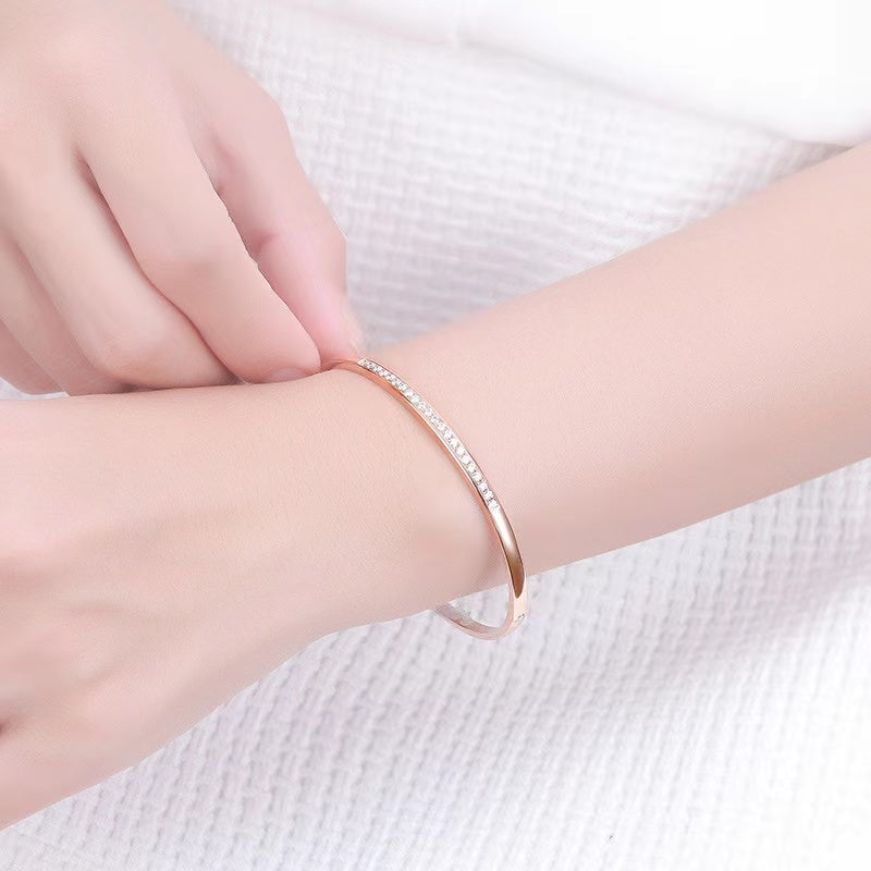 18K Gold Diamond Bracelet