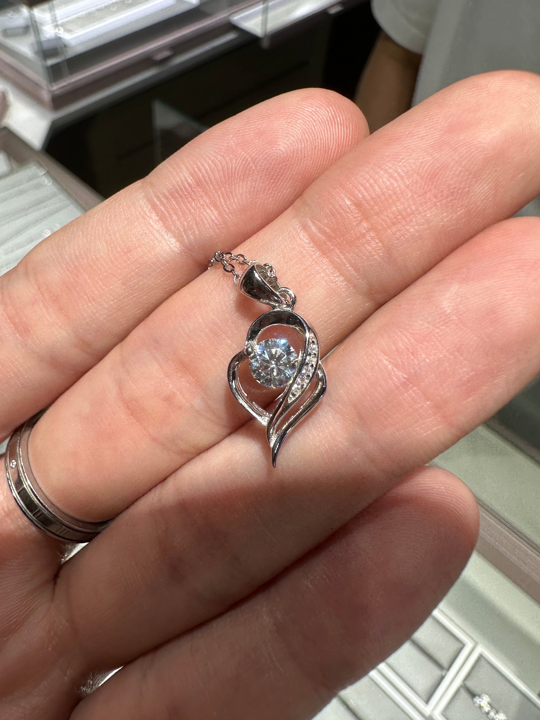 【02LIVE # link 39 - BUY 1 GET 1 free ring 】S925 Silver Moissanite Diamond Psychic Ring 1/2/5Carat RM1019
