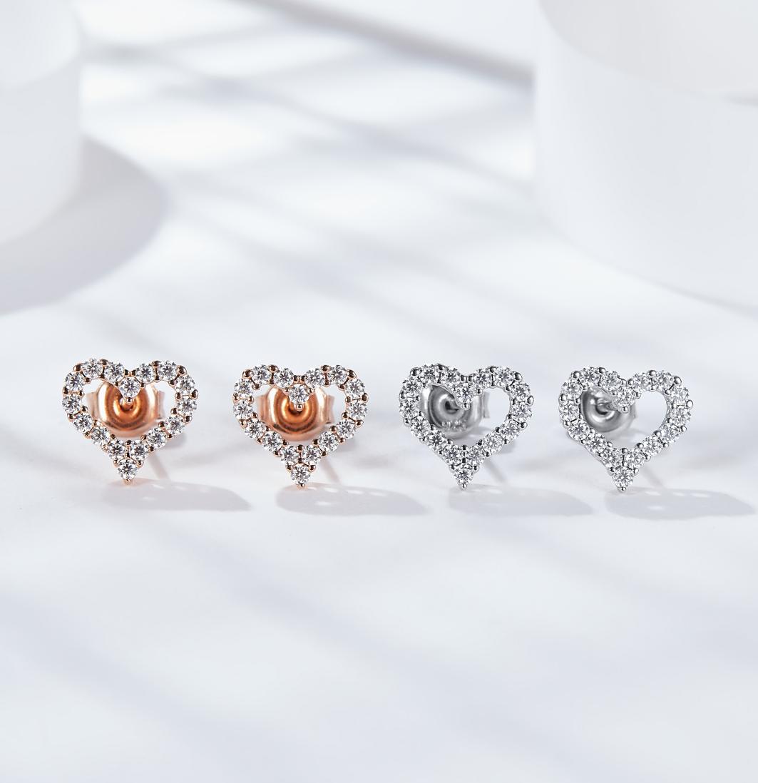 A113 S925 Silver Mosan Diamond Love Stud Earrings
