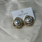 Vivian #13 [golden plated pearl earrings studs vintage design alloy copper]