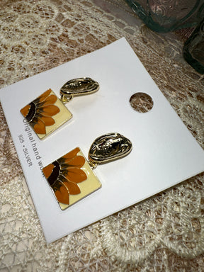 Vivian #5 [daisy flower vintage golden plated earrings alloy copper]