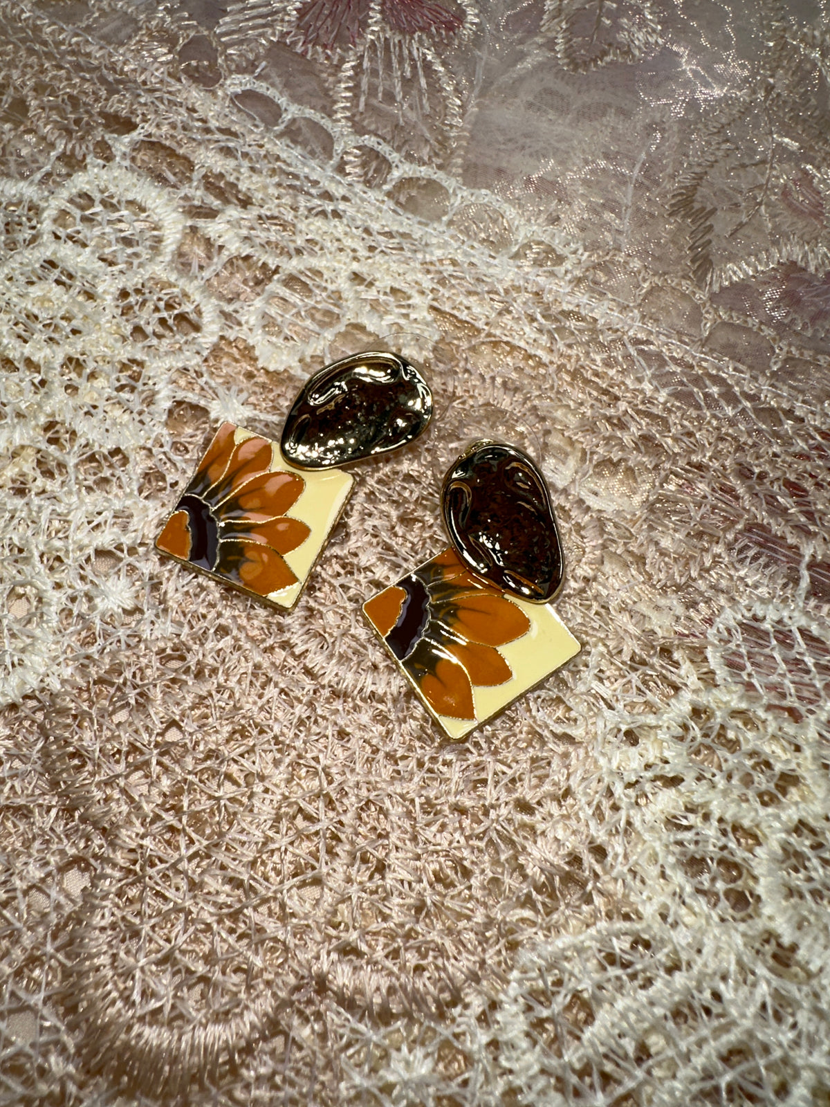 Vivian #5 [daisy flower vintage golden plated earrings alloy copper]