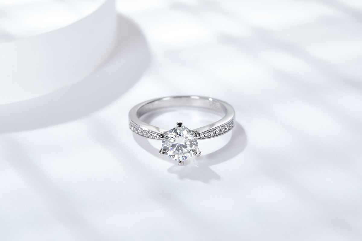Six-prong S925 Silver Moissanite Diamond Ring