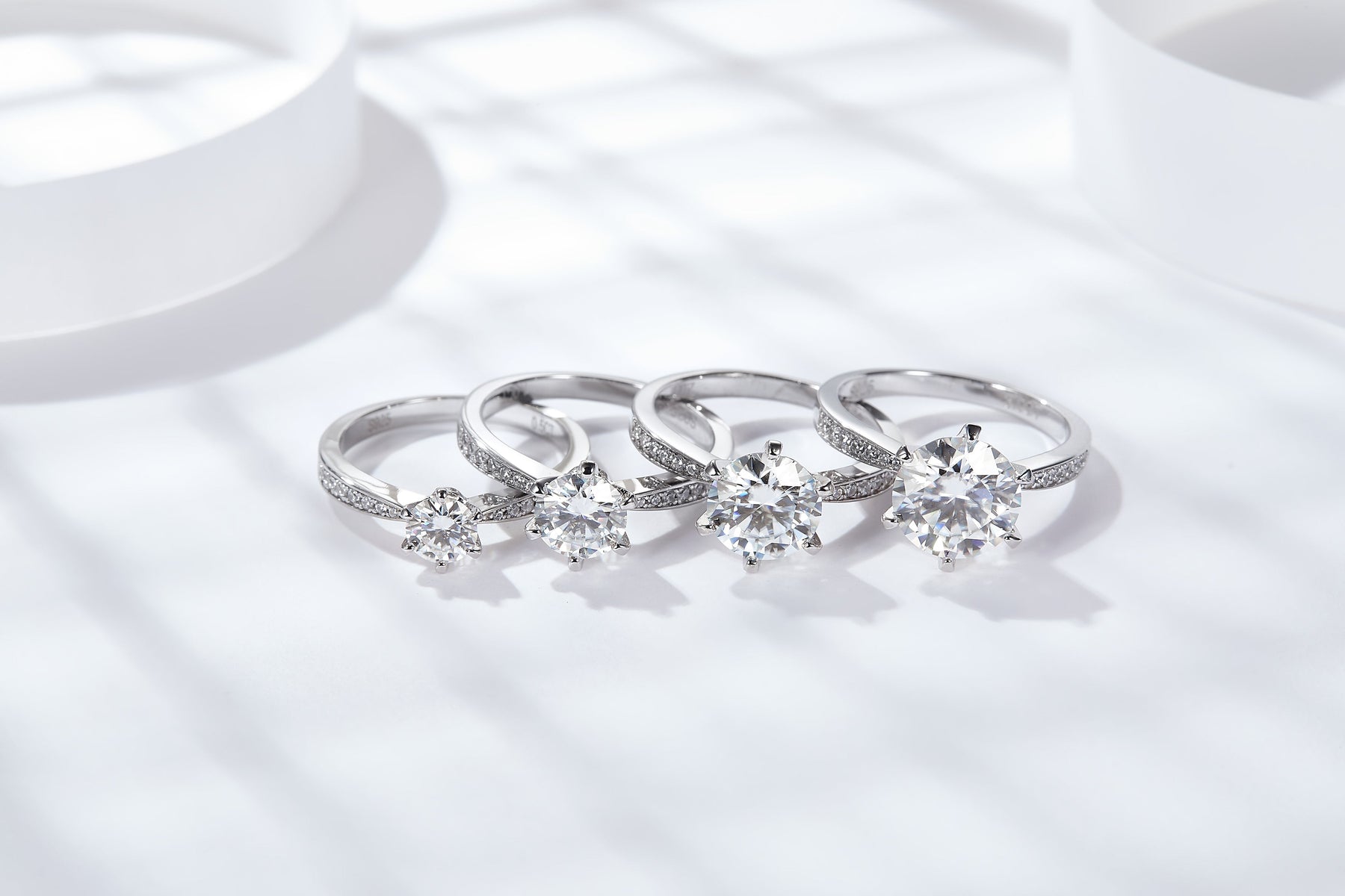 Six-prong S925 Silver Moissanite Diamond Ring