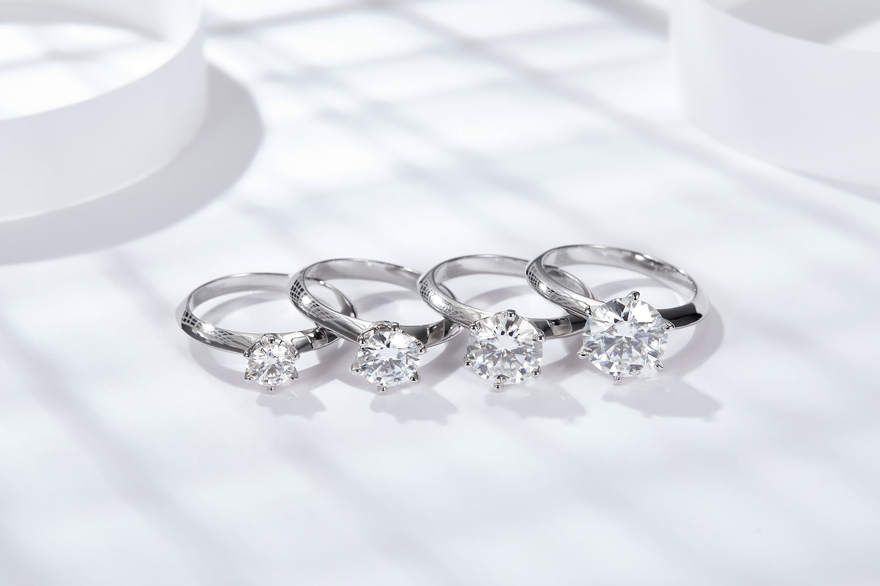 Classic Six-prong S925 Silver Moissanite Diamond Ring