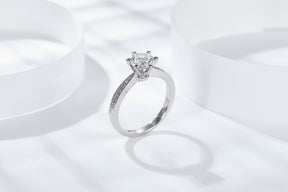 Six-prong S925 Silver Moissanite Diamond Ring