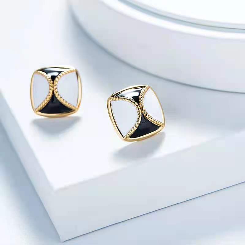 Day and Night Studs
