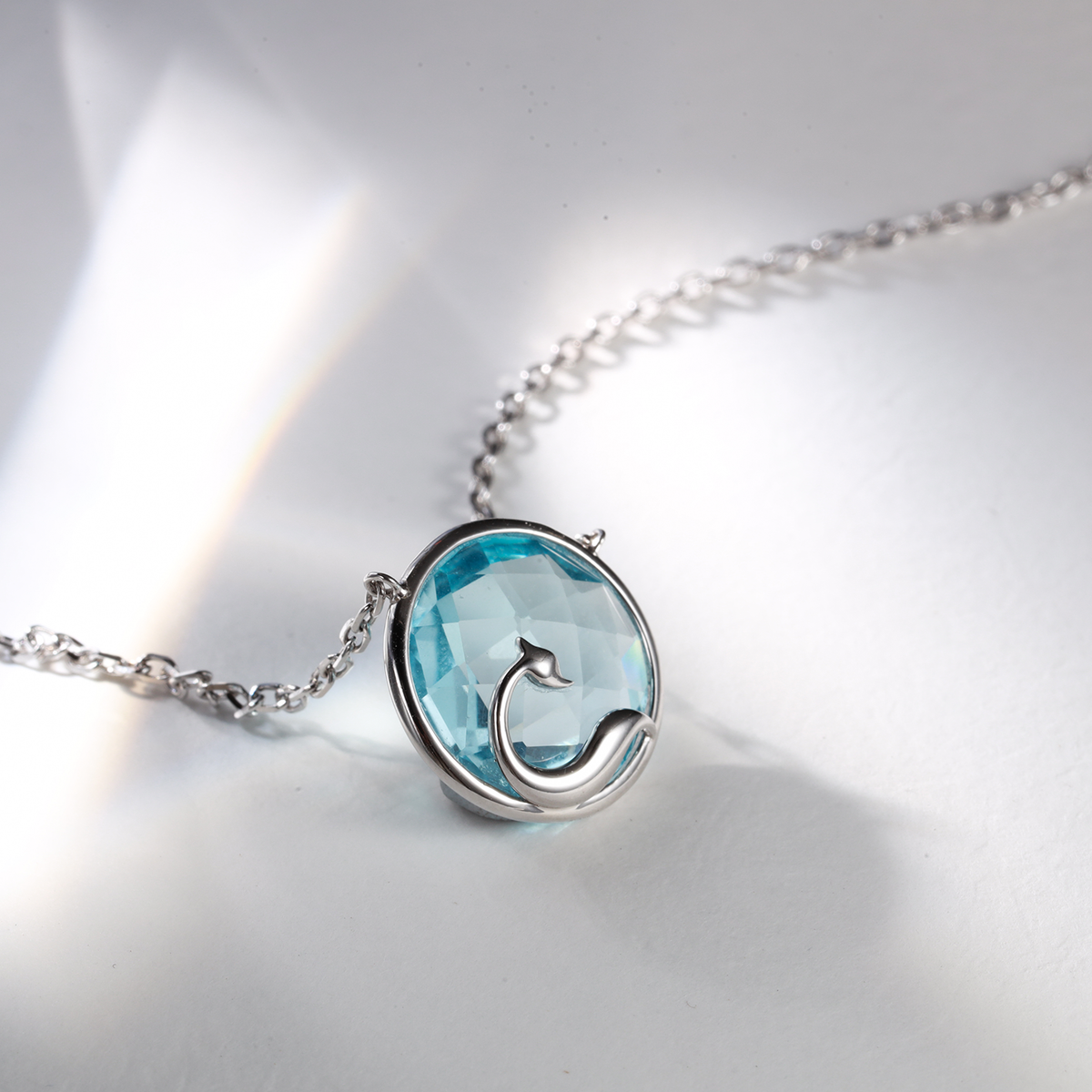 Blue Topaz Vive Necklace