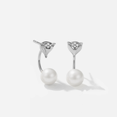 Silvery Pearl Hug Earring